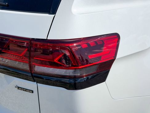 New 2026 Volkswagen Atlas Peak Edition AWD/4WD image 8
