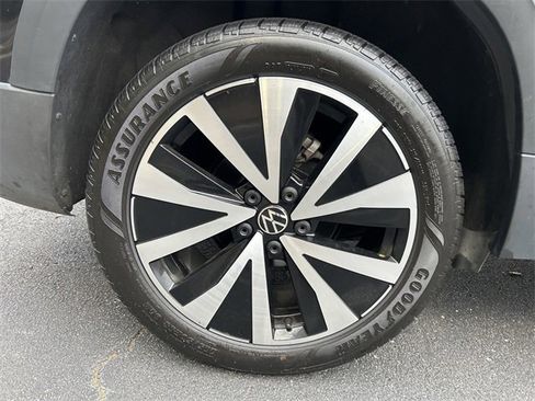 Used 2022 Volkswagen Taos SE image 25