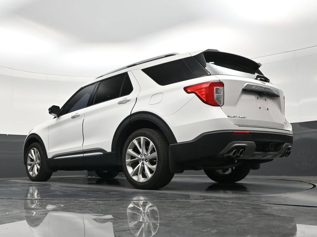 Used 2022 Ford Explorer Platinum w/ Equipment Group 601A AWD/4WD image 22
