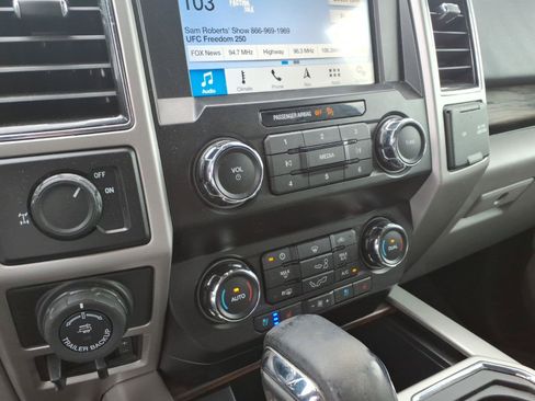Used 2019 Ford F150 Lariat RWD image 13