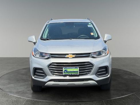 Used 2022 Chevrolet Trax LT w/ LT Convenience Package AWD/4WD image 2