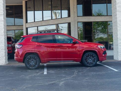 Used 2022 Jeep Compass Limited w/ (RED) Package AWD/4WD image 2