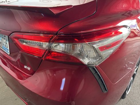 Used 2018 Toyota Camry SE FWD image 15