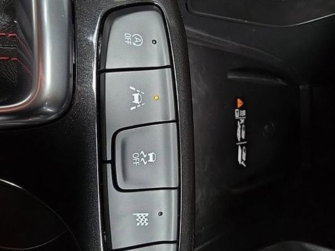 Used 2024 Chevrolet TrailBlazer RS w/ Convenience Package AWD/4WD image 19