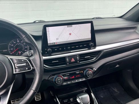 Used 2023 Kia Forte GT-Line w/ GT-Line Premium Package image 7