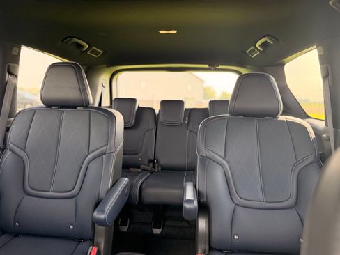 Used 2026 INFINITI QX80 4WD w/ Sport Exterior Package image 10
