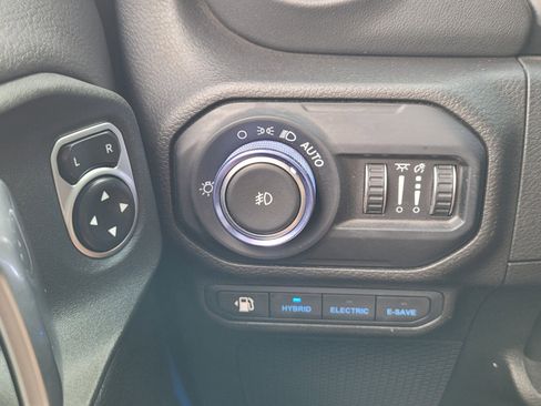 Used 2022 Jeep Wrangler Unlimited Rubicon 4xe image 22