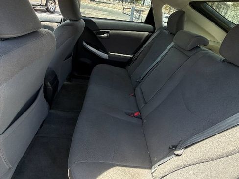 Used 2012 Toyota Prius Two FWD image 11