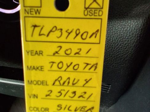 Used 2021 Toyota RAV4 LE image 22