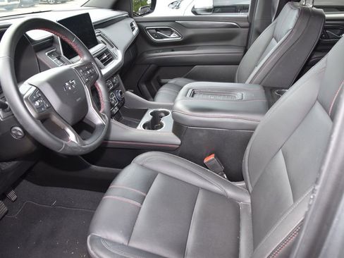 Used 2024 Chevrolet Suburban RST w/ Luxury Package RWD image 10