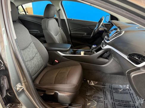 Used 2017 Chevrolet Volt LT FWD image 11