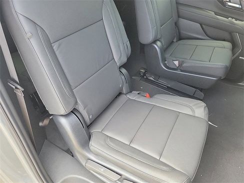 New 2025 Chevrolet Suburban LT w/ Comfort Package image 19