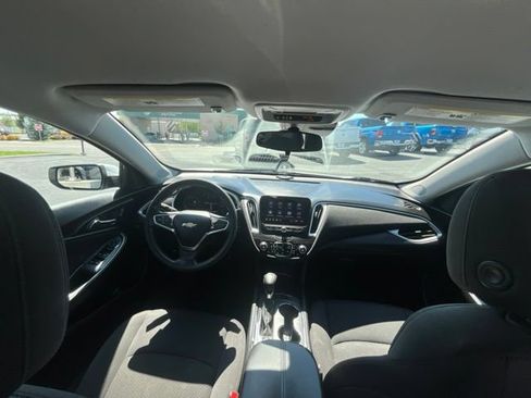 Used 2023 Chevrolet Malibu LT FWD image 30