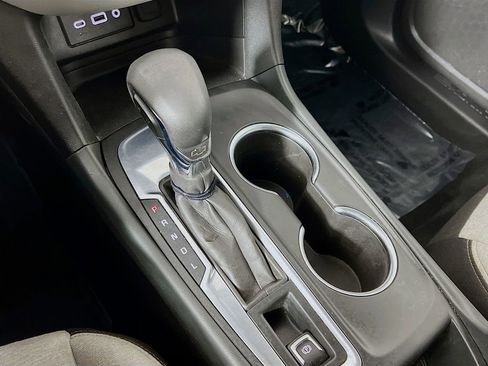 Used 2022 Chevrolet Equinox LS w/ LS Convenience Package image 16