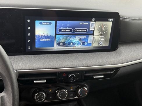 Certified 2025 Nissan Kicks SV AWD/4WD image 9