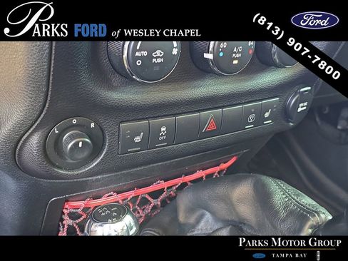 Used 2017 Jeep Wrangler Unlimited Rubicon AWD/4WD image 23