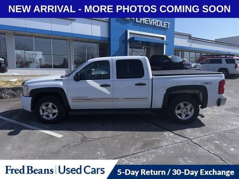Used 2009 Chevrolet Silverado 1500 4x4 Crew Cab Hybrid image 3