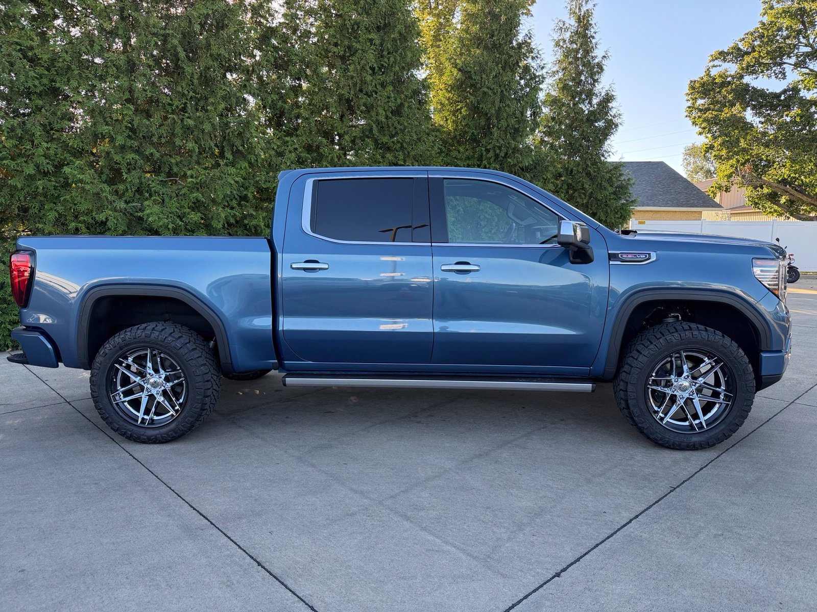 Used 2025 GMC Sierra 1500 Denali AWD/4WD image 32