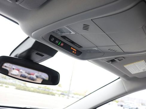 Used 2024 Chevrolet Equinox LT image 23