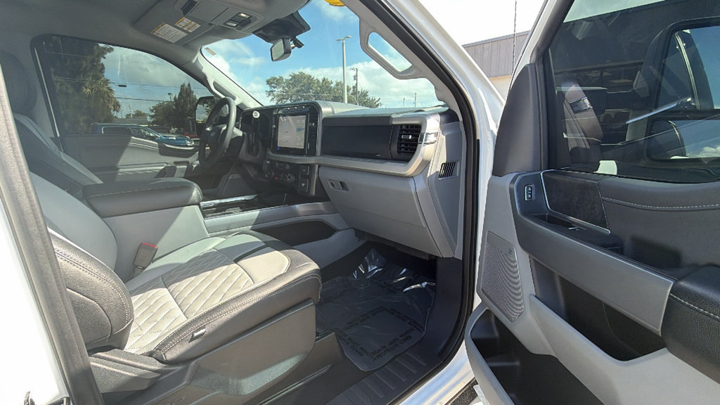 Used 2023 Ford F250 XLT w/ Black Appearance Package AWD/4WD image 27
