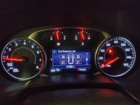 Used 2022 Chevrolet Blazer LT FWD image 23