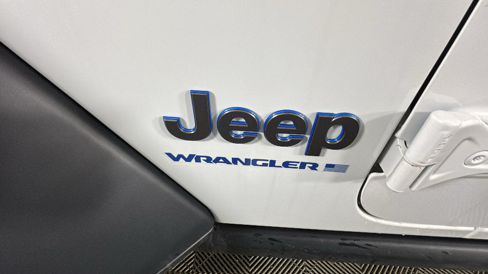 Used 2024 Jeep Wrangler Unlimited AWD/4WD image 10