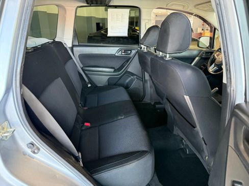 Used 2017 Subaru Forester 2.5i AWD/4WD image 13