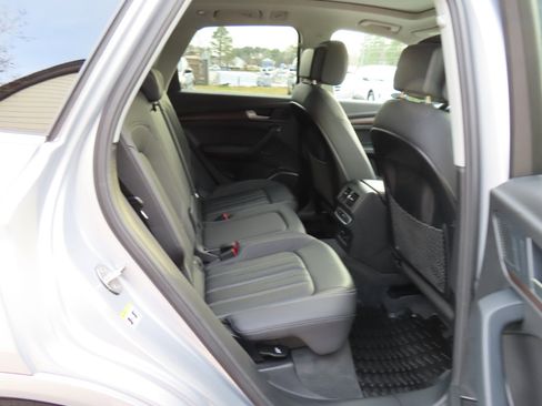 Used 2022 Audi Q5 2.0T Premium Plus w/ Premium Plus Package image 19