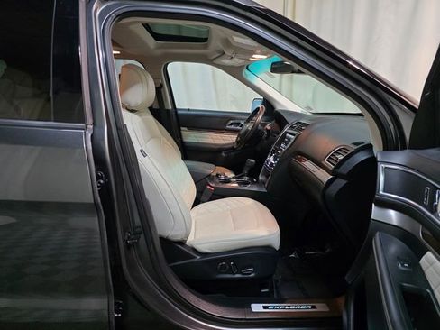 Used 2016 Ford Explorer Platinum image 33