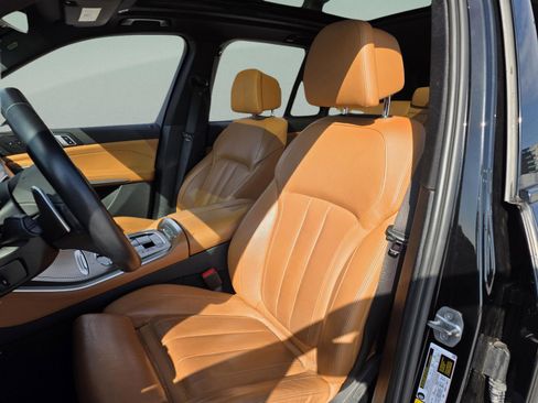 Used 2022 BMW X5 xDrive40i w/ M Sport Package image 13