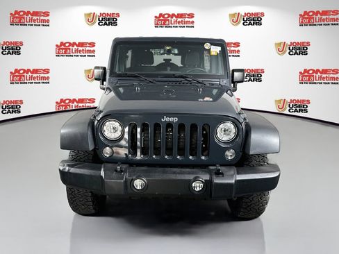 Used 2018 Jeep Wrangler Unlimited Rubicon w/ Connectivity Group AWD/4WD image 8