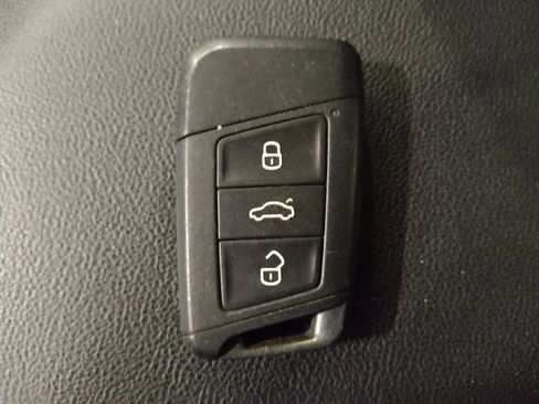Used 2019 Volkswagen Jetta SEL FWD image 32