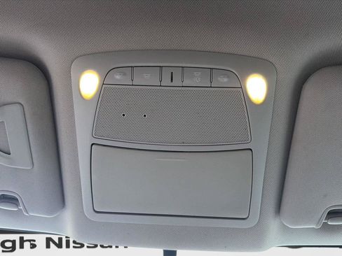 Used 2018 Nissan Rogue SV AWD/4WD image 22