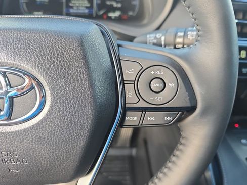 Used 2024 Toyota Venza Limited image 19