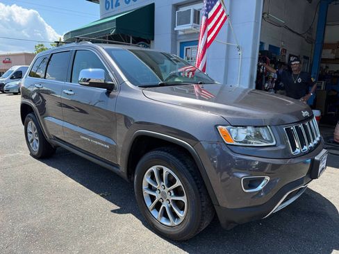Used 2015 Jeep Grand Cherokee Limited w/ Trailer Tow Group IV AWD/4WD image 4