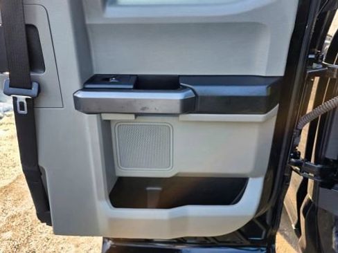 Used 2020 Ford F250 XLT image 32