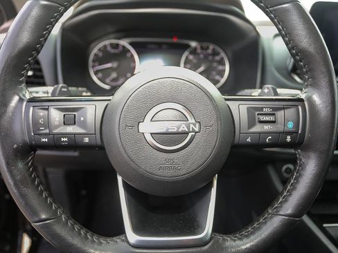 Used 2023 Nissan Rogue SV w/ SV Premium B Package image 16