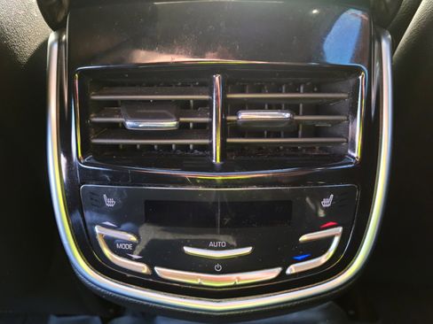 Used 2016 Cadillac XTS Premium image 21