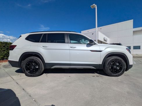 New 2026 Volkswagen Atlas Peak Edition AWD/4WD image 4