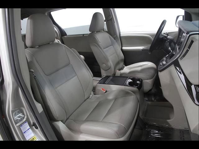 Used 2017 Toyota Sienna XLE Premium AWD/4WD image 17