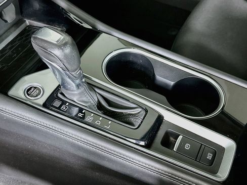 Used 2024 Nissan Altima 2.5 SV w/ SV Premium Package FWD image 25