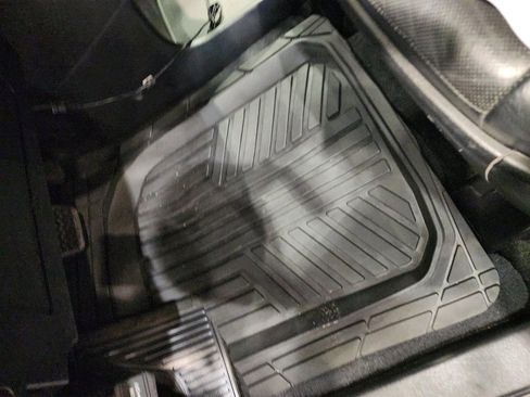 Used 2018 Toyota Sienna SE FWD image 19