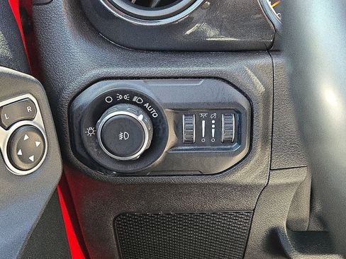 Used 2020 Jeep Wrangler Unlimited Sport AWD/4WD image 23