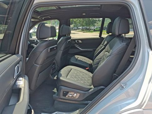 Used 2024 BMW X7 xDrive40i w/ M Sport Package AWD/4WD image 12