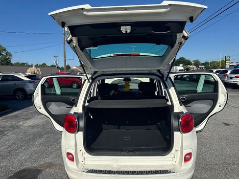 Used 2014 FIAT 500L Easy w/ Popular Equipment Group FWD image 16
