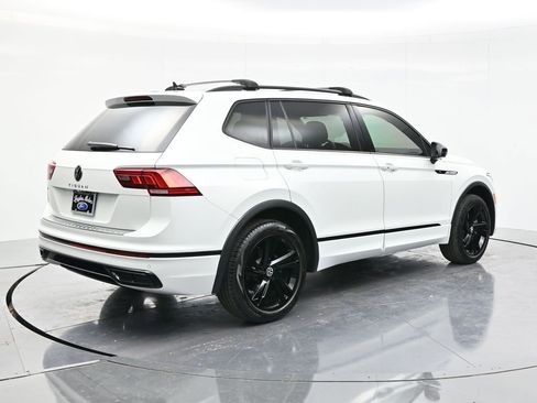 Used 2023 Volkswagen Tiguan SE R-Line FWD image 5