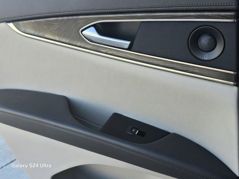 Used 2020 Lincoln Nautilus Reserve w/ Equipment Group 201A image 19