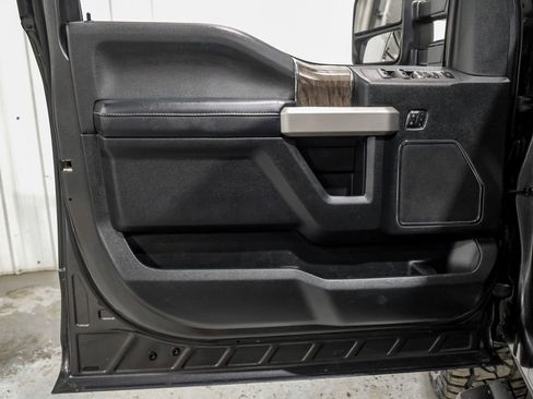 Used 2019 Ford F250 Lariat w/ Lariat Ultimate Package AWD/4WD image 43