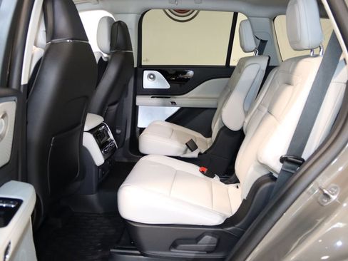 Used 2025 Lincoln Aviator Reserve w/ Equipment Group 201A AWD/4WD image 52
