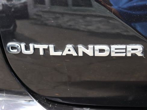 Used 2024 Mitsubishi Outlander FWD image 66